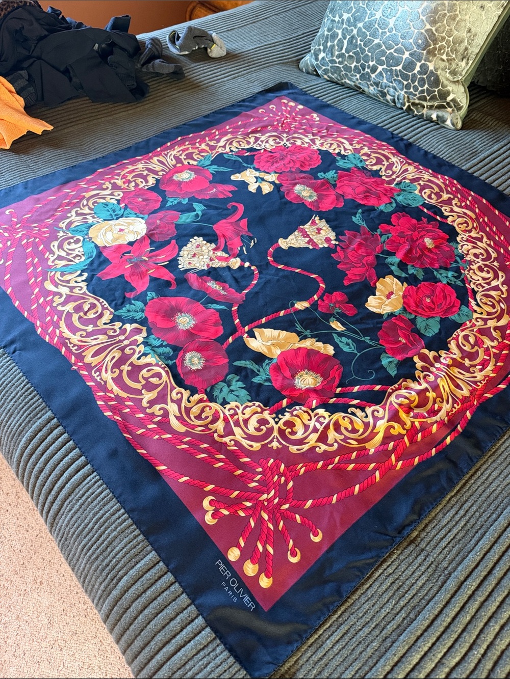 Per Oliver Floral Silk-Feel Square Scarf in Blank and Red